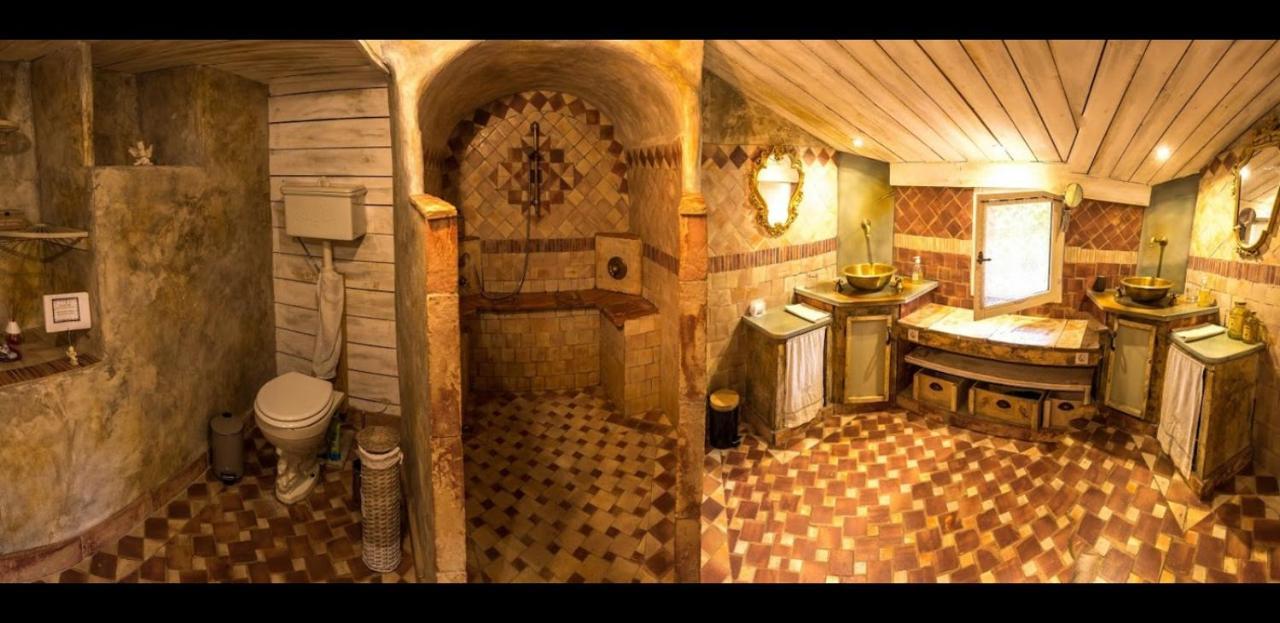 La Medievale du Luberon Roussillon en Isere Esterno foto